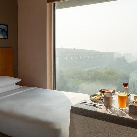 Hyatt Place Gurgaon Udyog Vihar Exterior photo A room at the hotel